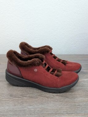 New BZEES Rust Color GOLDEN Slip On Booties 7 Faux Suede Patent Arch Support